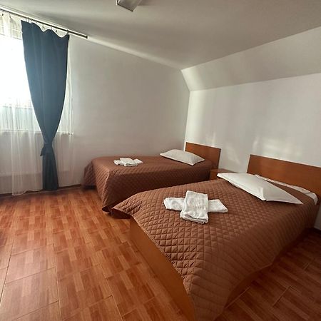 Casa Rustic Cazare Pitesti Ngoại thất bức ảnh