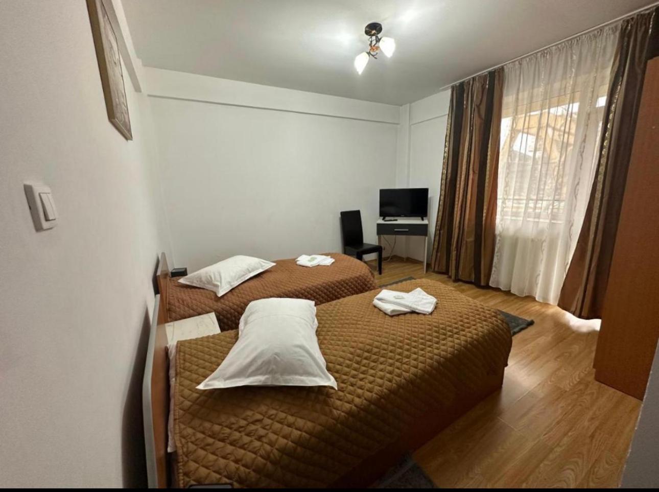 Casa Rustic Cazare Pitesti Ngoại thất bức ảnh